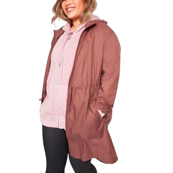 Old Navy Active Large Go-H20 Water-Repellent Hooded Rain Jacket in Cedarwood - Picture 2 of 10